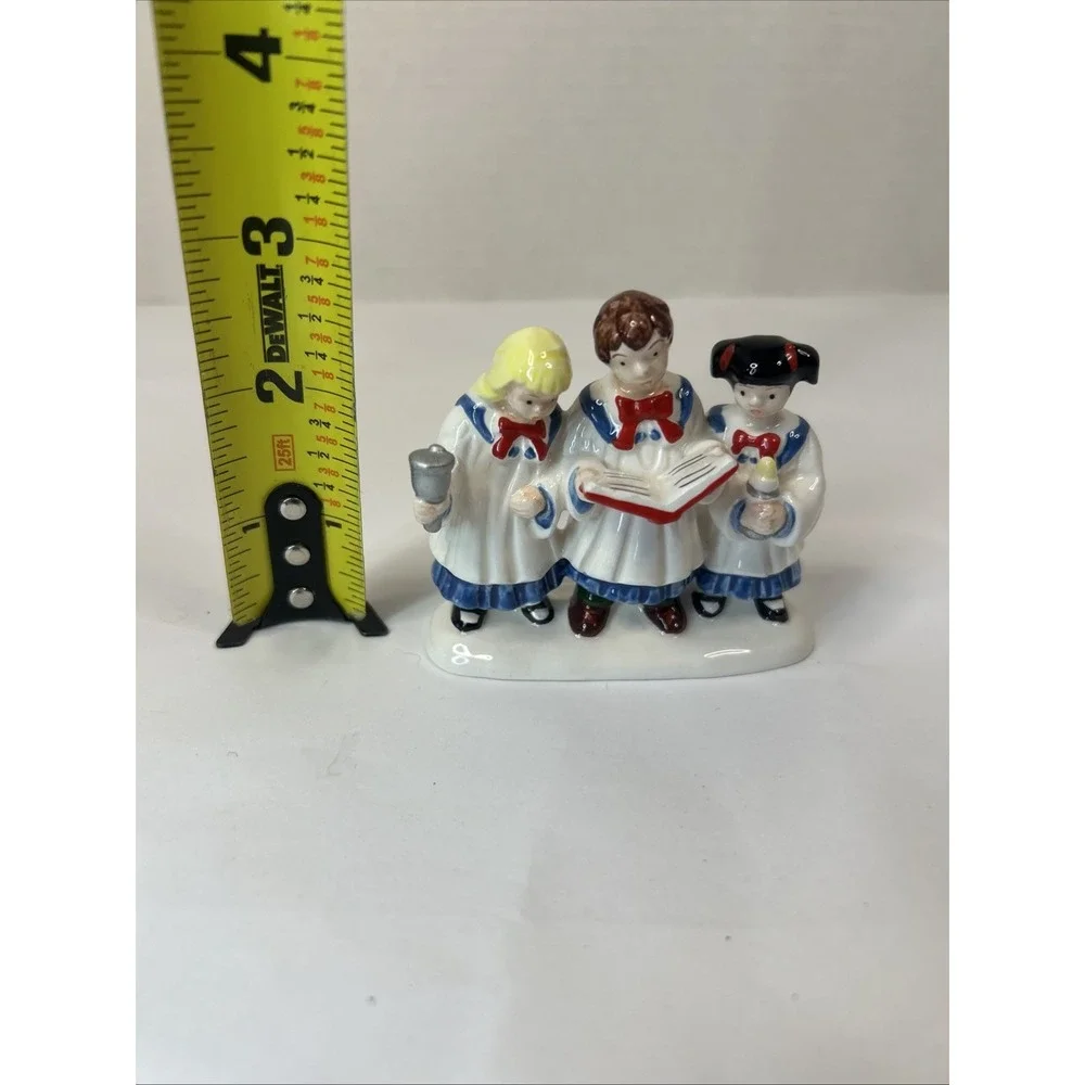 Dept 56 Snow Village Collection SUNDAY SCHOOL SERENADE Read